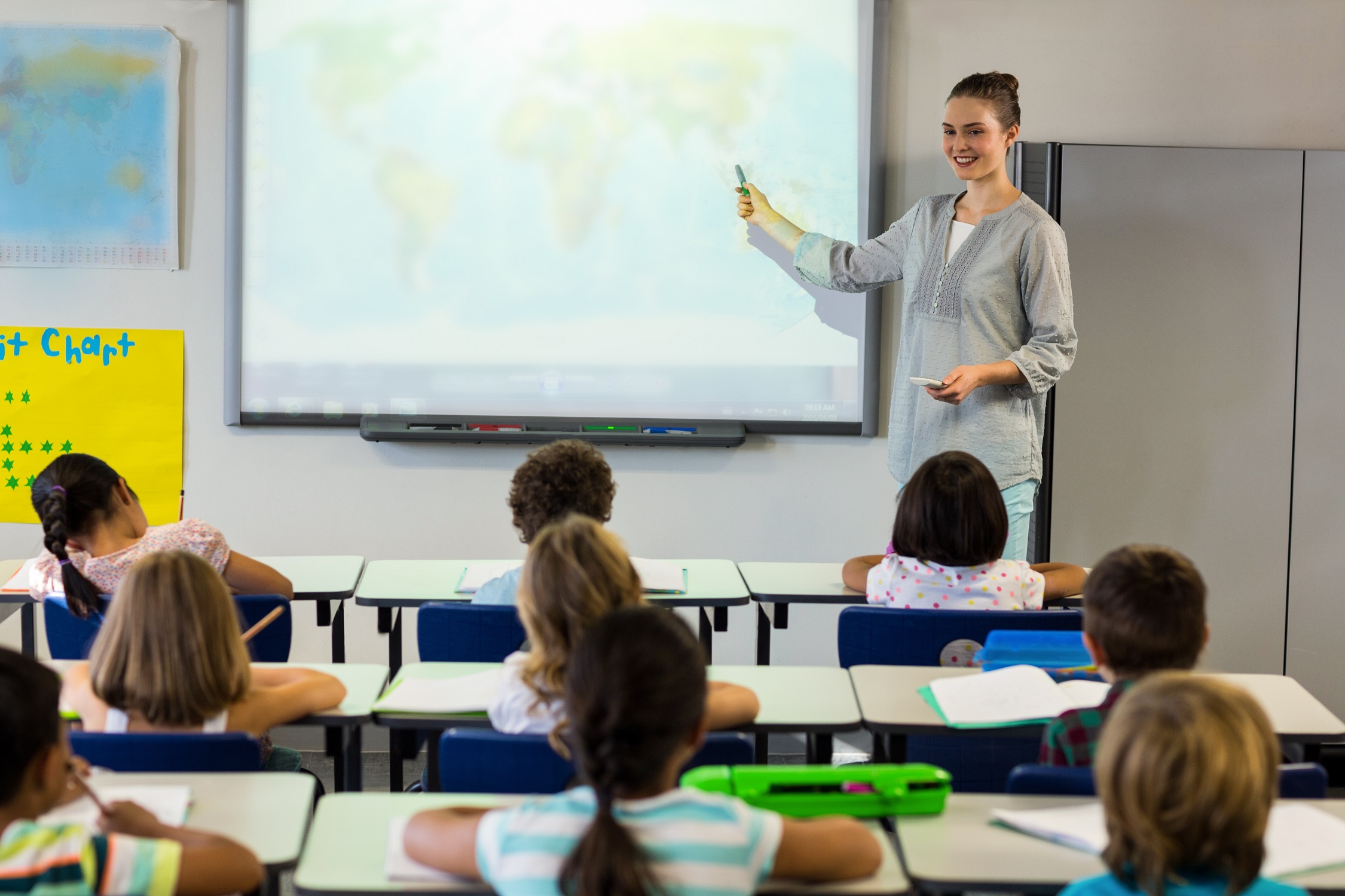 What Are The Advantages Of An LCD Projector In Teaching Replacement 